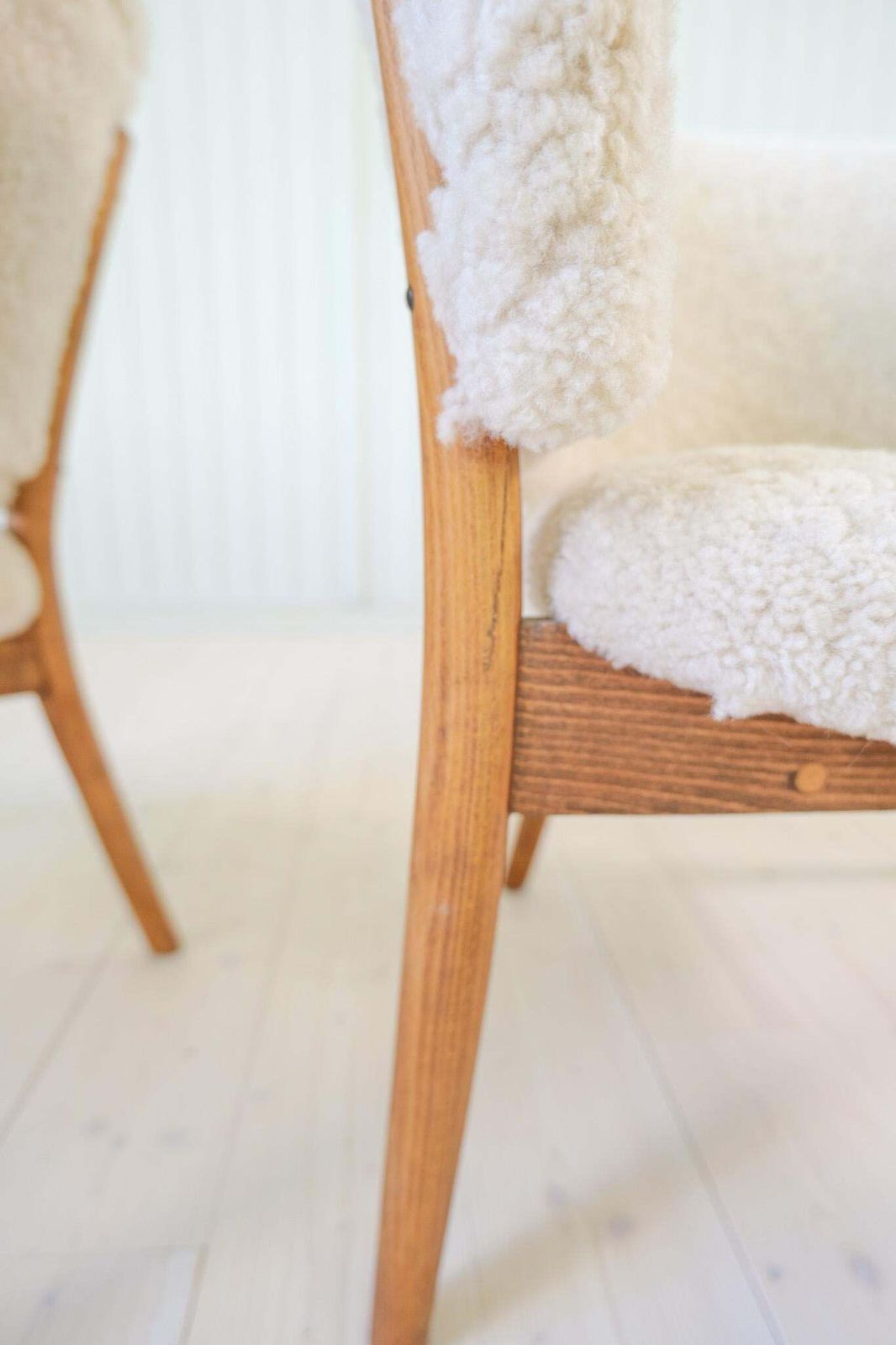 photo vintage Mid Century Lounge Chairs In Sheepskin/Shearling And Stained Wood, Sweden, 1962