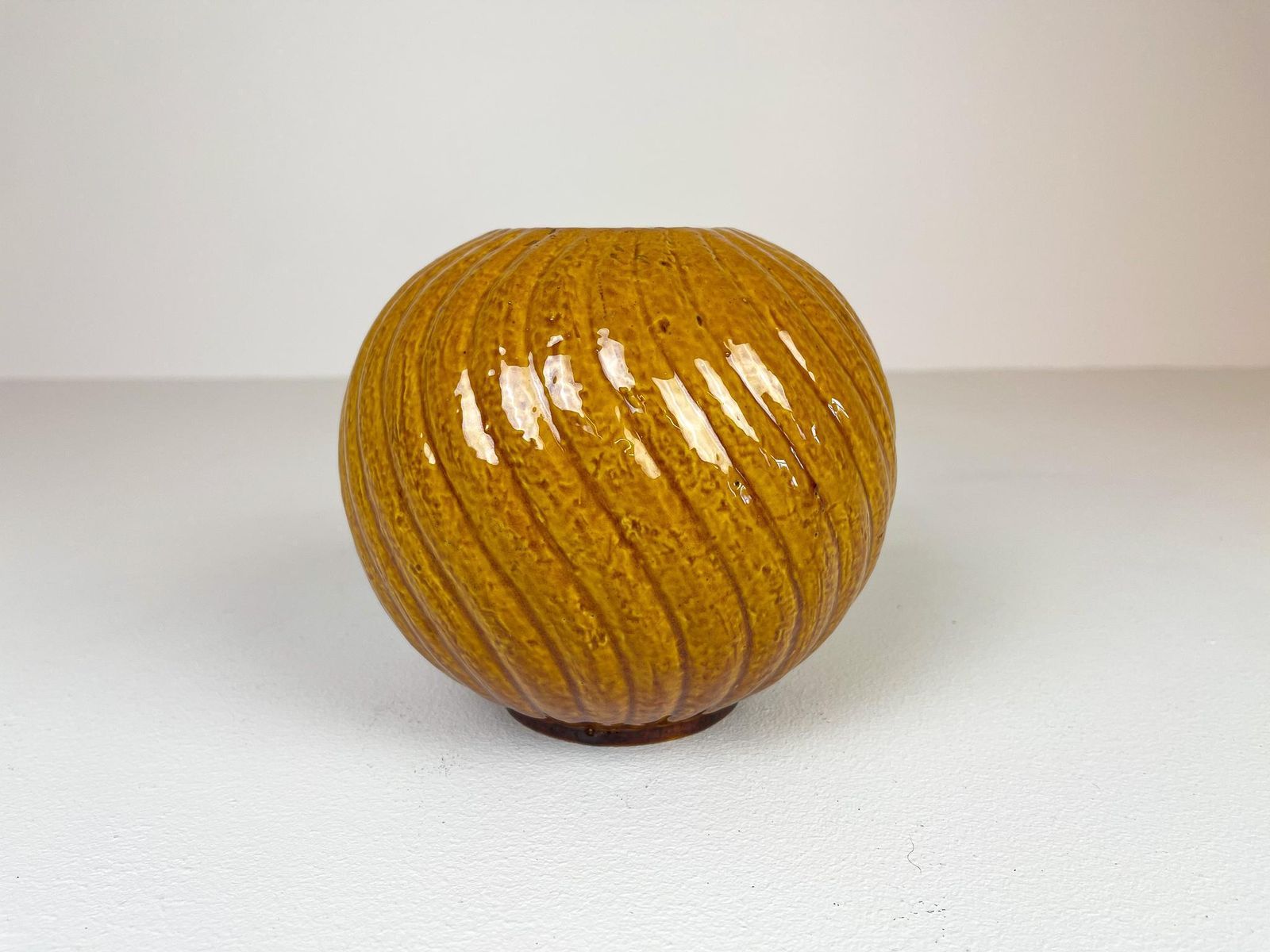 photo for sale Midcentury Modern Rare Pair Of Vases Gunnar Nylund Rörstrand, Sweden, 1940s