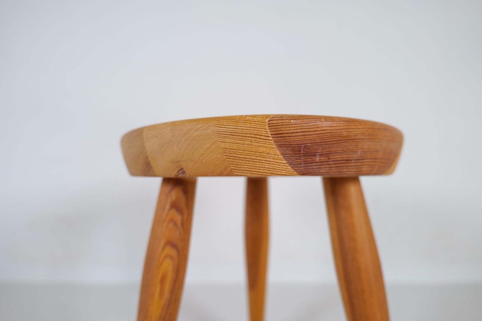 Scandinavian Modern Sculptural Stool Pine, Sweden, 1970s photo 420.0