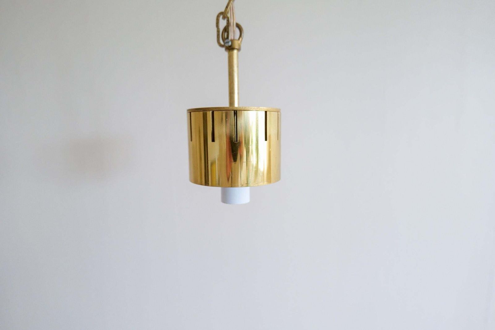 photo vintage Midcentury Modern Brass Chandelier Reflex Pierre Forssell Skultuna, Sweden
