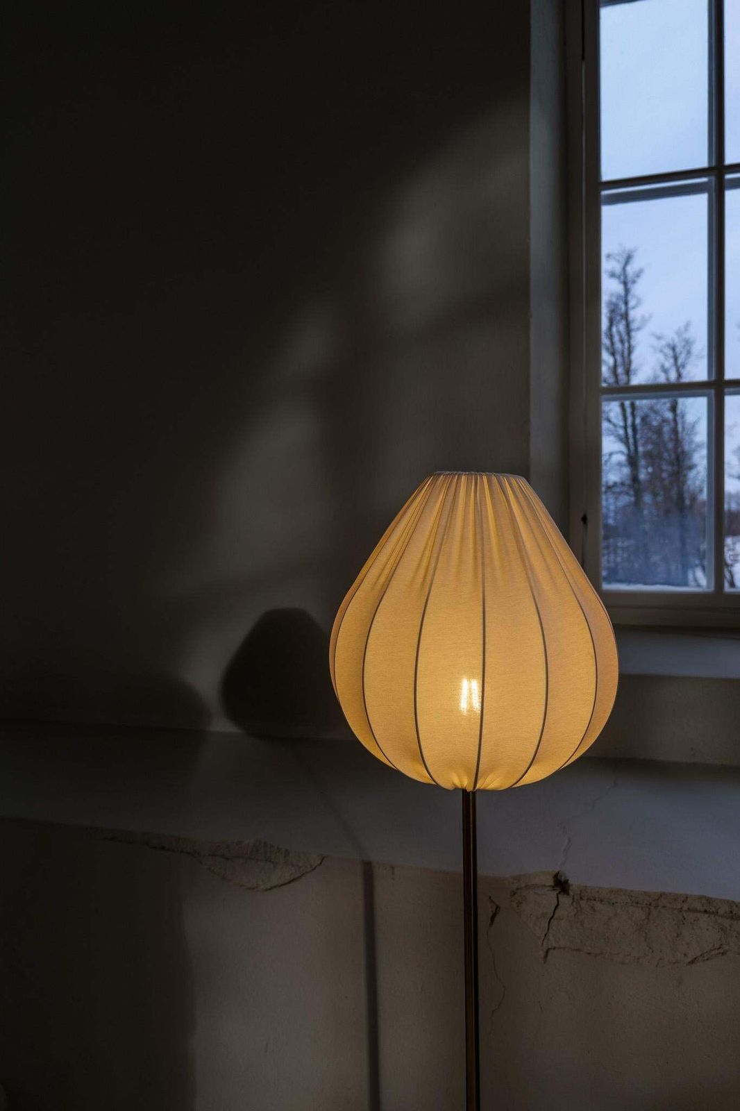 photo vintage Midcentury Modern Trumpet Shaped Brass Floor Lamp, Sweden, 1960s
