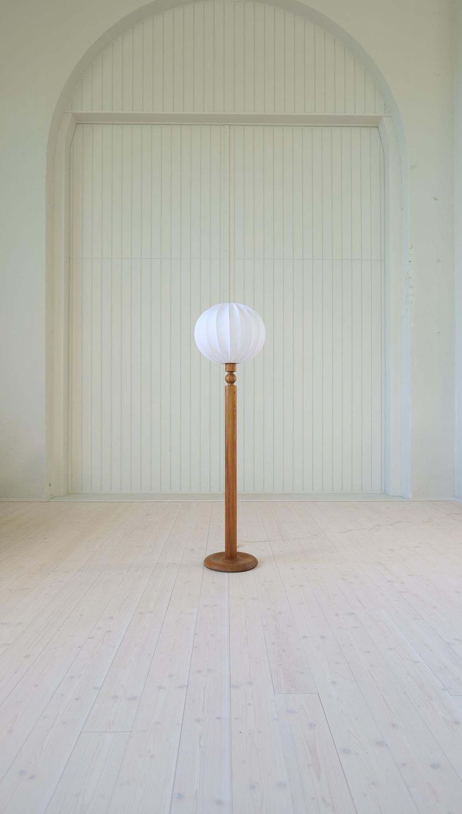 Scandinavian Modern Sculptural Floor Lamp In Pine Uno Kristiansson, Sweden 1970s photo furniture
