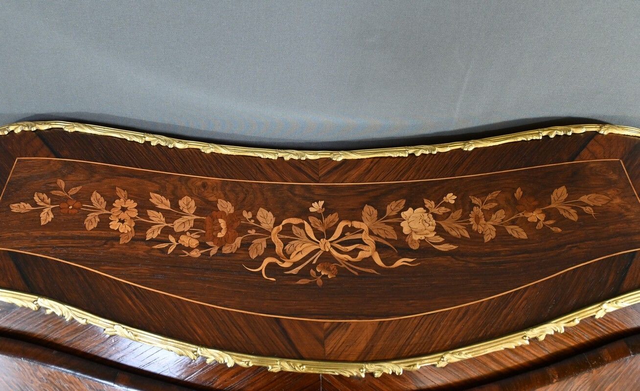 photo furniture Rosewood Lady's Desk, Louis XV Style – Part 2 Of The 19th Century