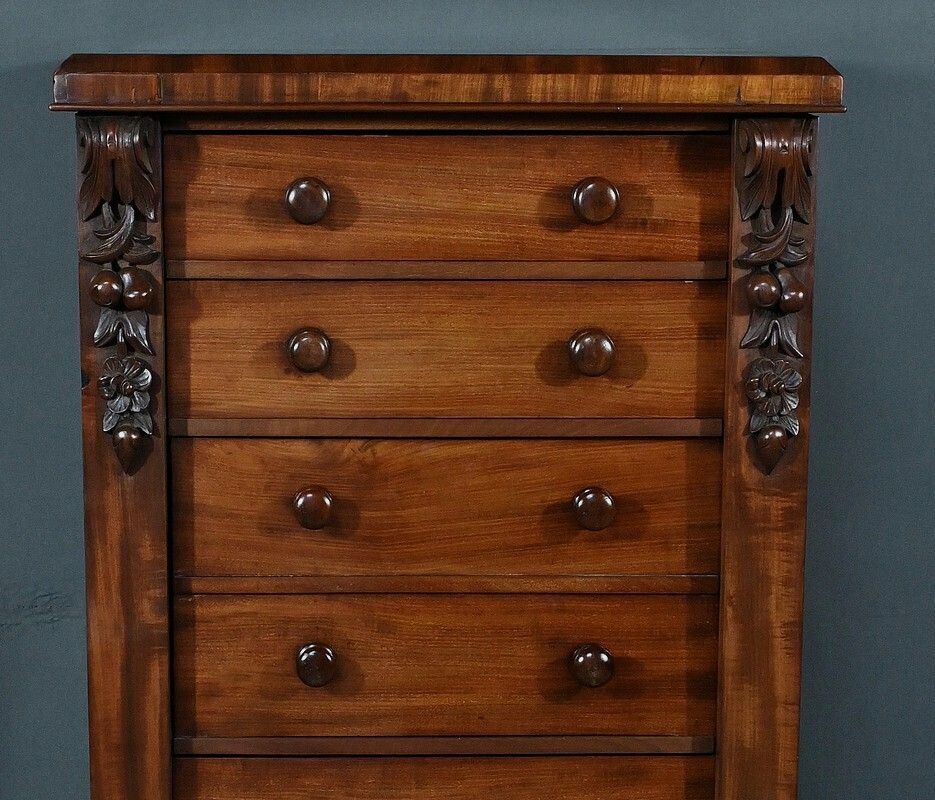 Small Wellington Mahogany Secretary, Victorian Period, England – Part 2 Of The 19th Century photo vinterior