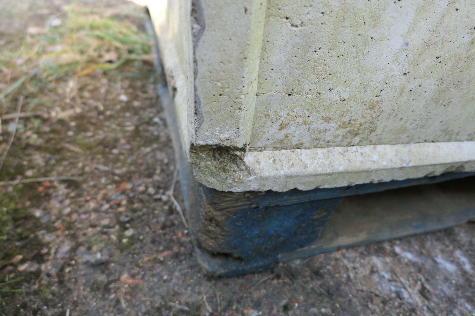 Set Of 4 Large Weathered Garden Planters photo vintage