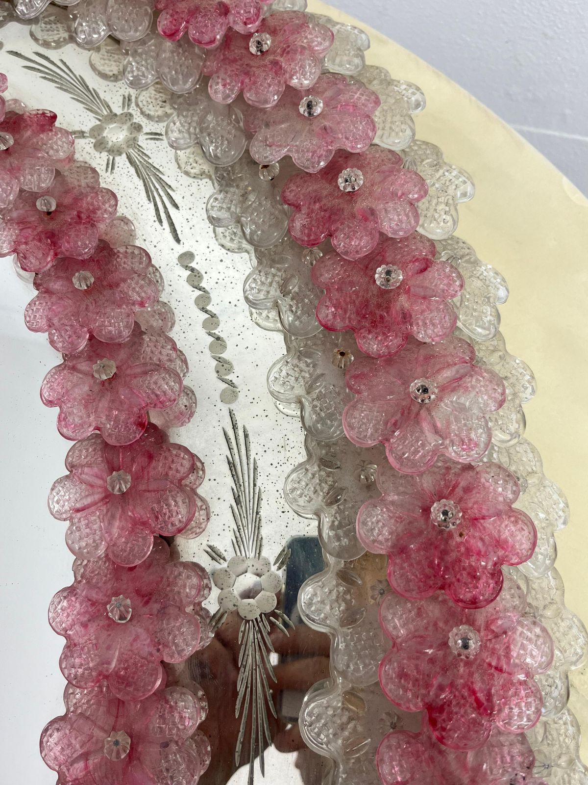 photo for sale Large Mid Century Mirror In Murano Glass, Attributed To Barovier & Toso 1940s