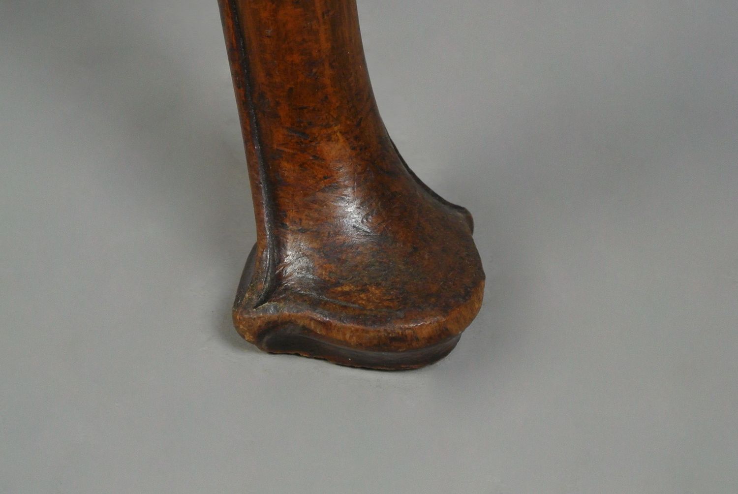 Wonderful Queen Anne Design Walnut Wing Armchair C. 1880 photo vinterior