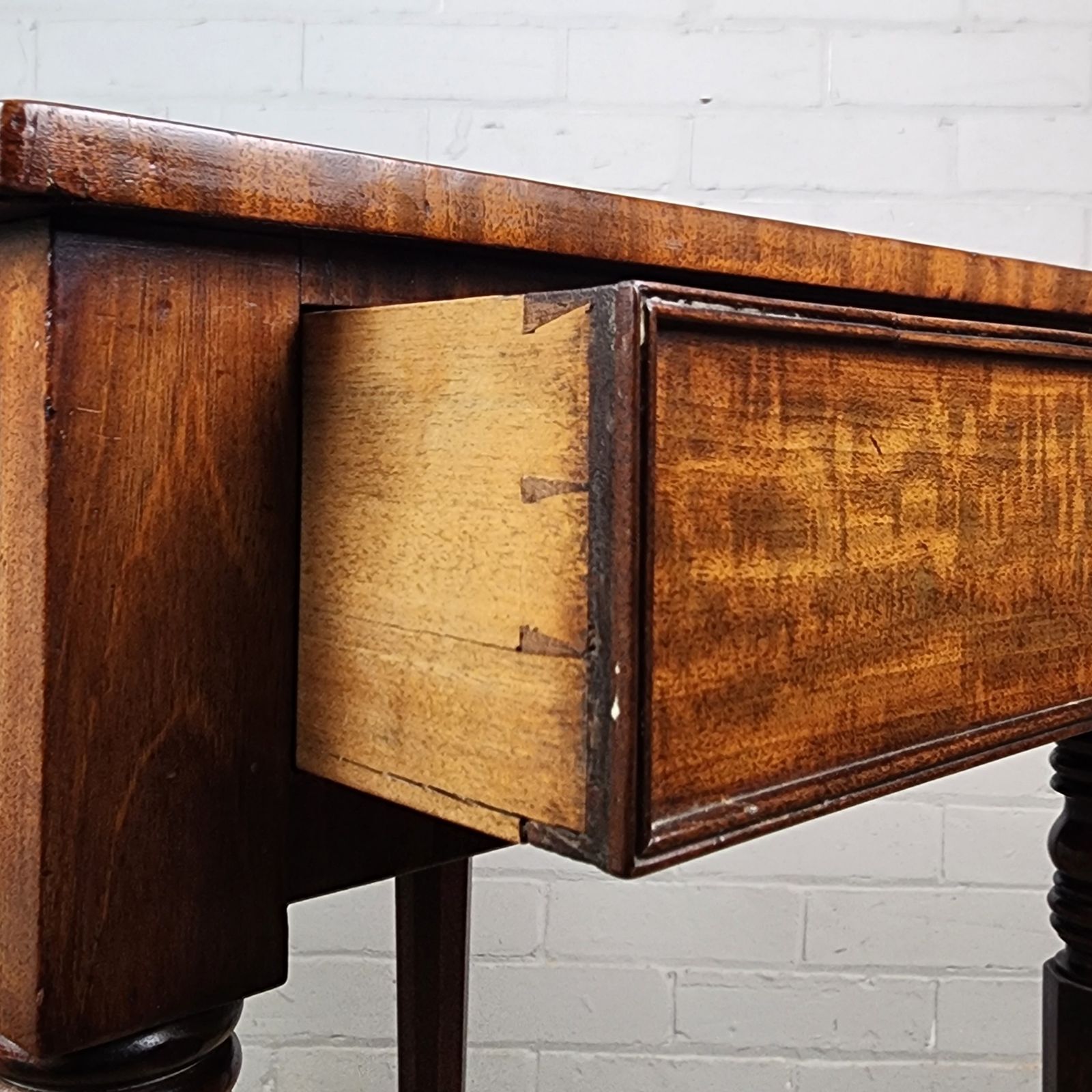 photo vinterior Georgian Mahogany Ladies Writing Desk, In The Manner Of Gillows