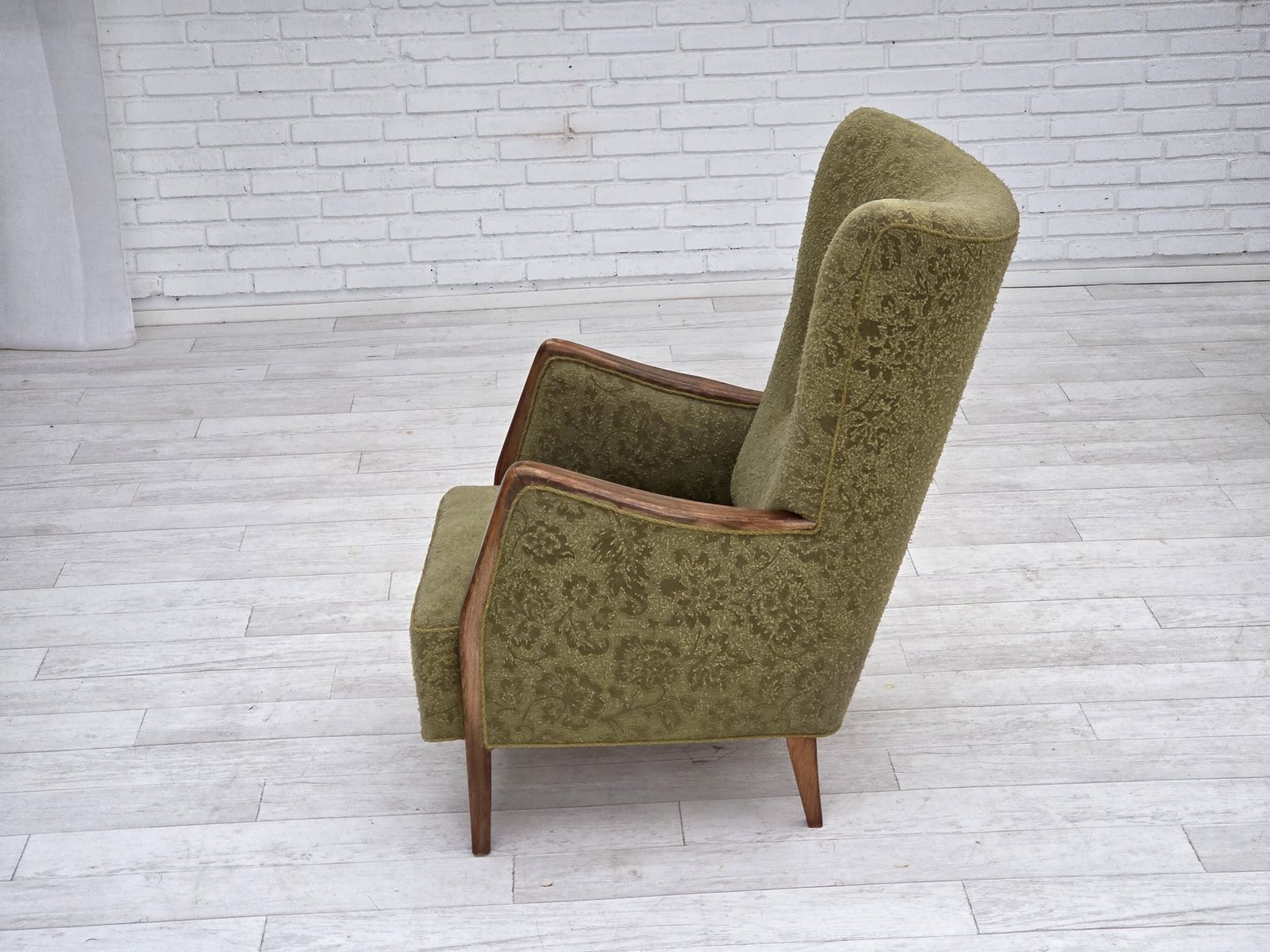 Ca. Jaren 1960, Deense Fauteuil, Groen Meubelvelours, Essenhout. photo Meubels