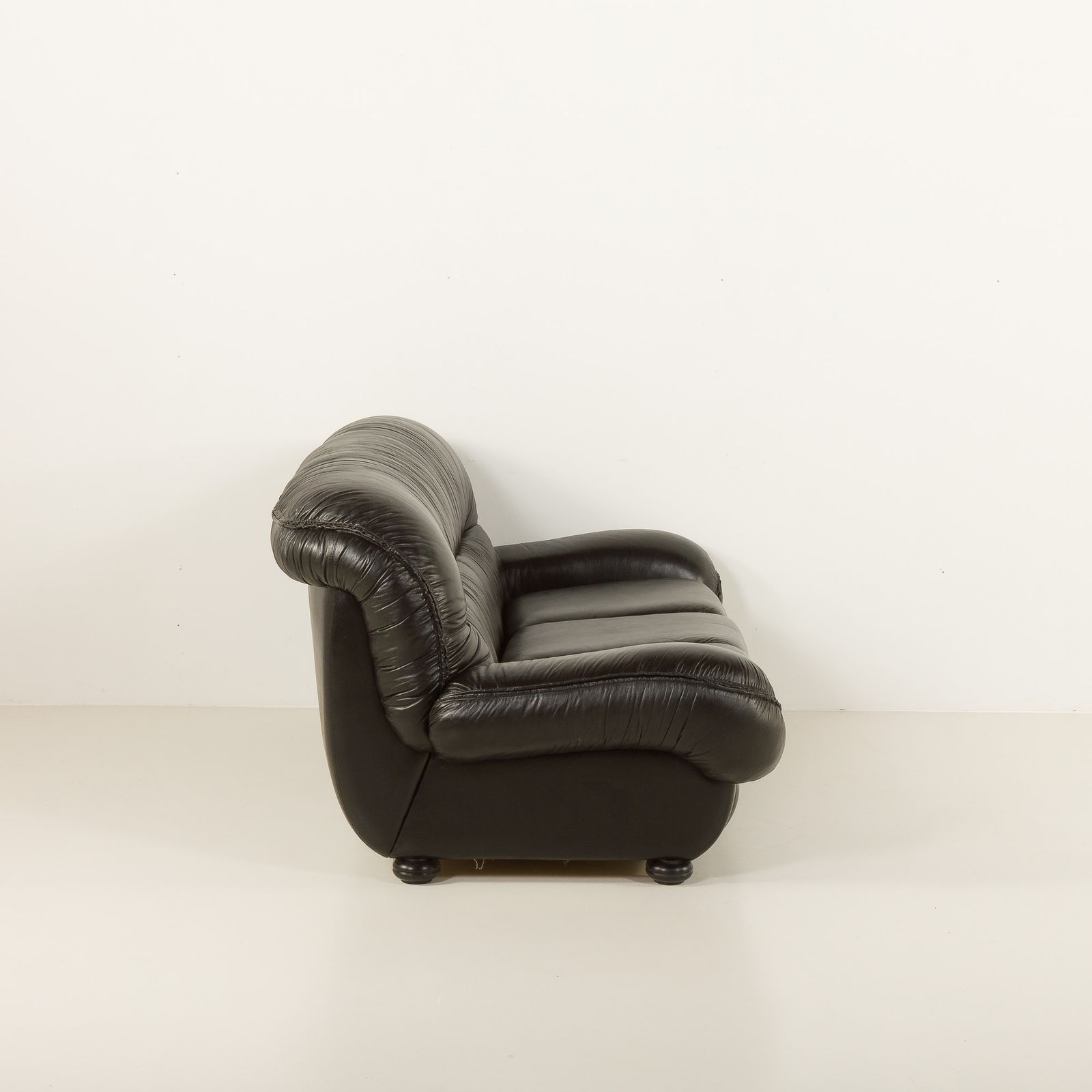 Italian Mid Century Sofa By Linea Valentini, 1980s photo furniture