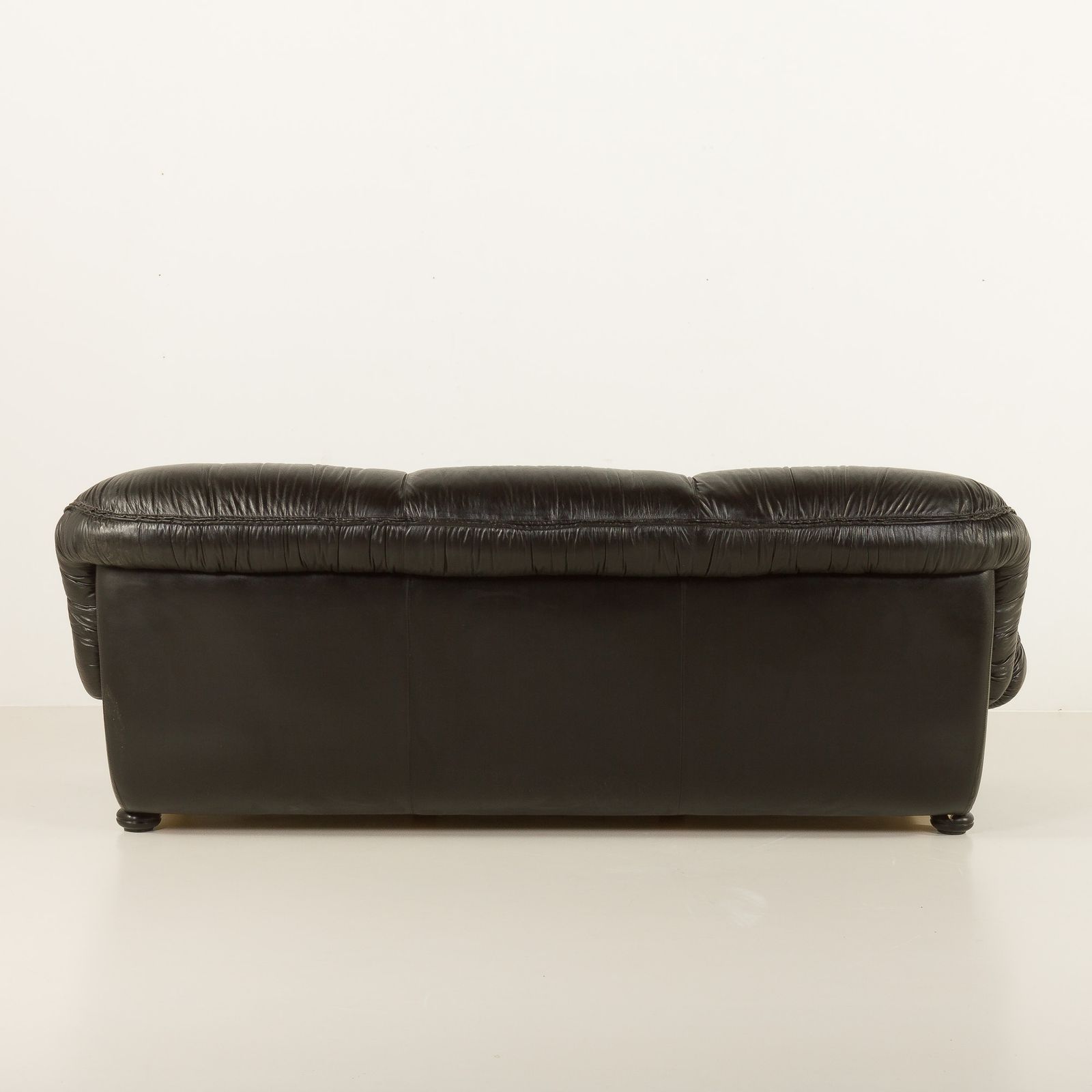 Italian Mid Century Sofa By Linea Valentini, 1980s photo Furniture