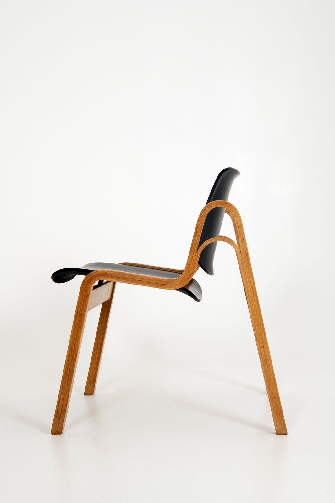 A Pair Of "Wilhelmina" Chairs   Ilmari Tapiovaara photo vinterior