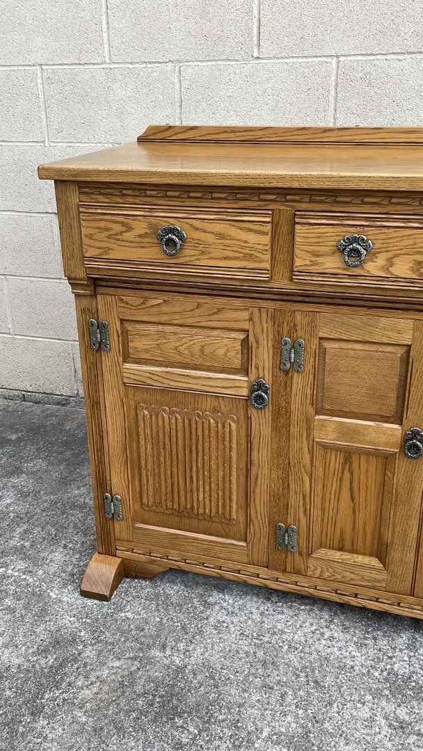 photo vintage A Wood Brothers Old Charm Vintage Carved Oak Sideboard / Dresser Base