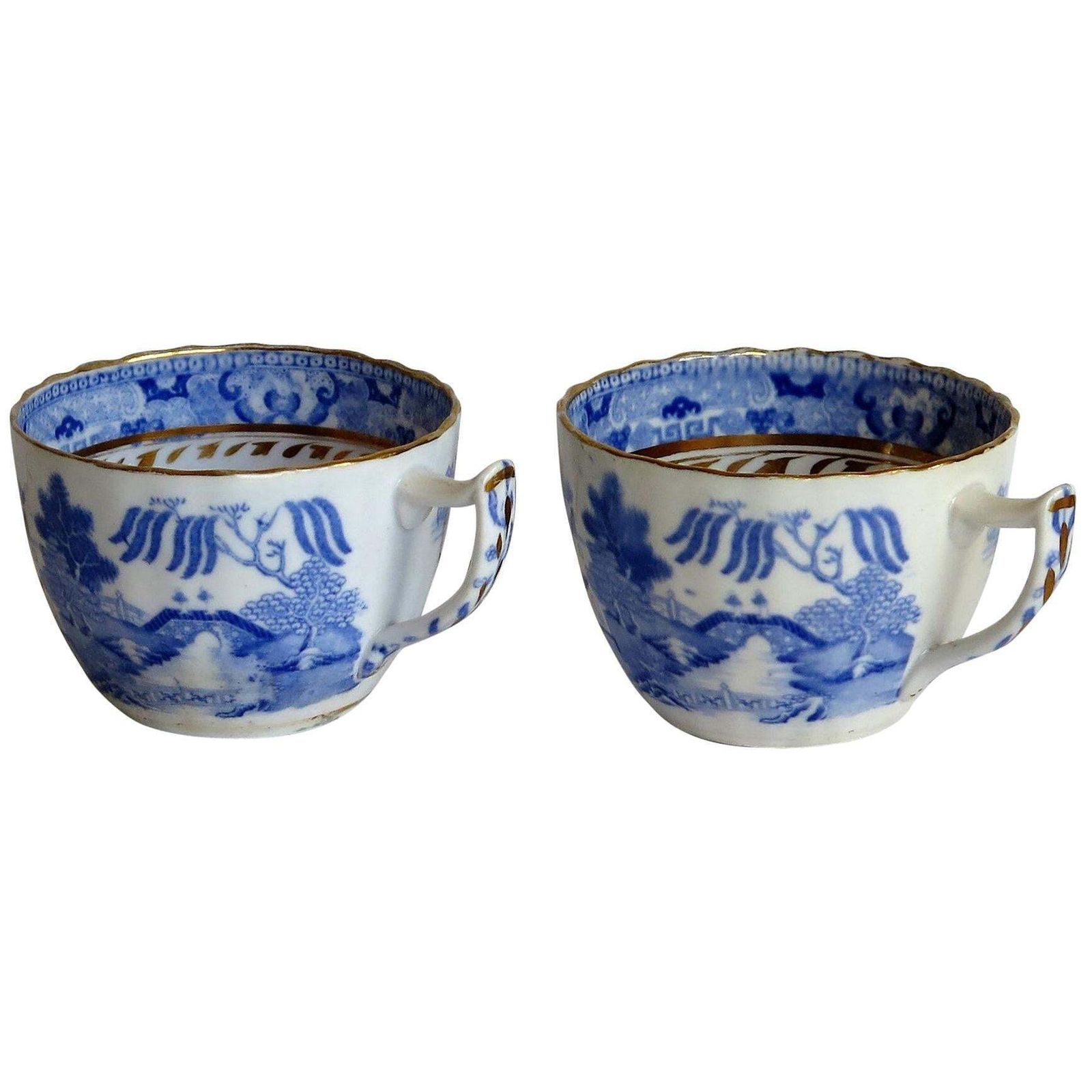 Miles Mason Porcelain Pair Of Tea Cups Broseley Blue And White Pattern, Ca. 1805