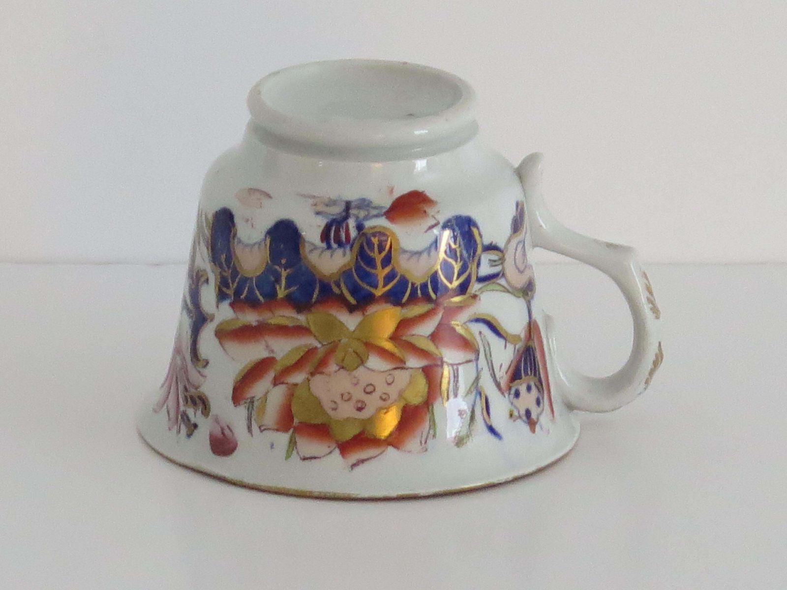 photo furniture Mason's Ironstone Tea Cup Hand Painted In Gilded Water Lily Pattern, Circa 1835