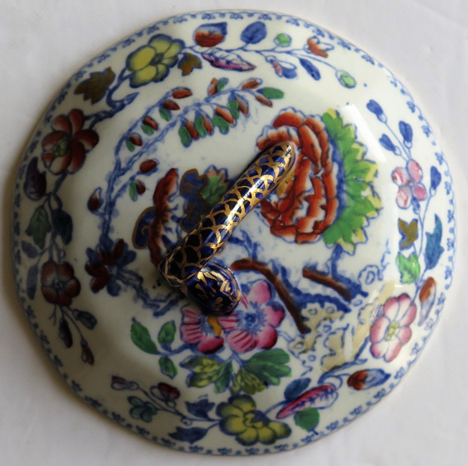 photo vinterior Mason's Ironstone Lidded Dish Or Bowl In Flying Bird Pattern, Circa 1890