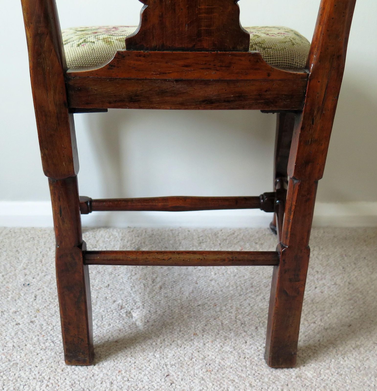 Queen Anne Period Walnut Chair Cabriole Legs And Stretchers, English Circa 1700 photo vintage