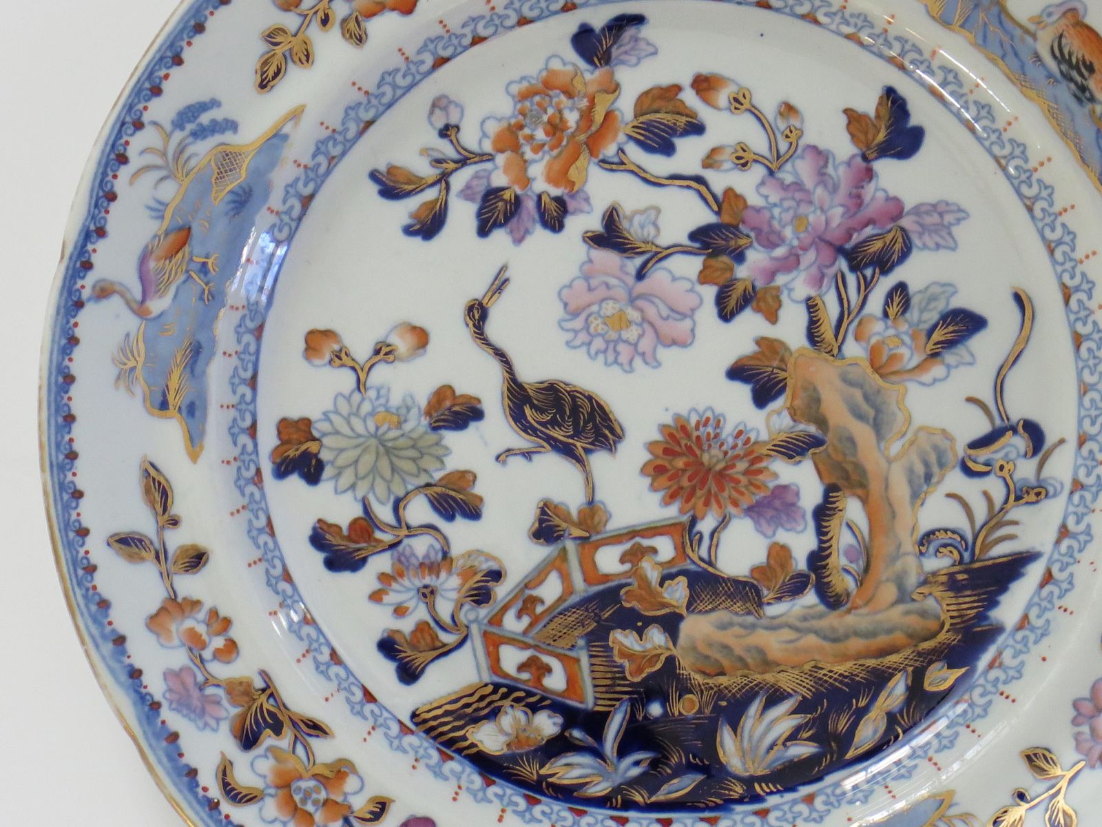 photo furniture Georgian Davenport Pair Of Side Plates In Stork Ptn No 24 Ironstone, Circa 1815