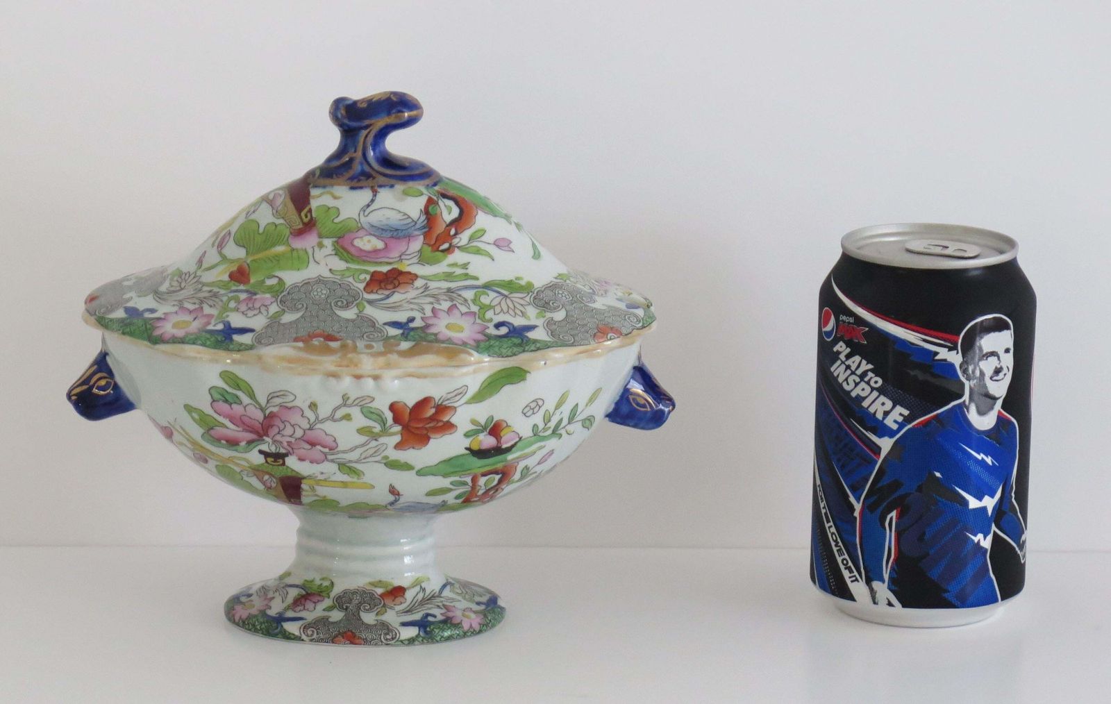 photo vintage Mason's Ironstone Sauce Tureen & Cover Table & Flower Pot Ptn, Georgian Ca 1818
