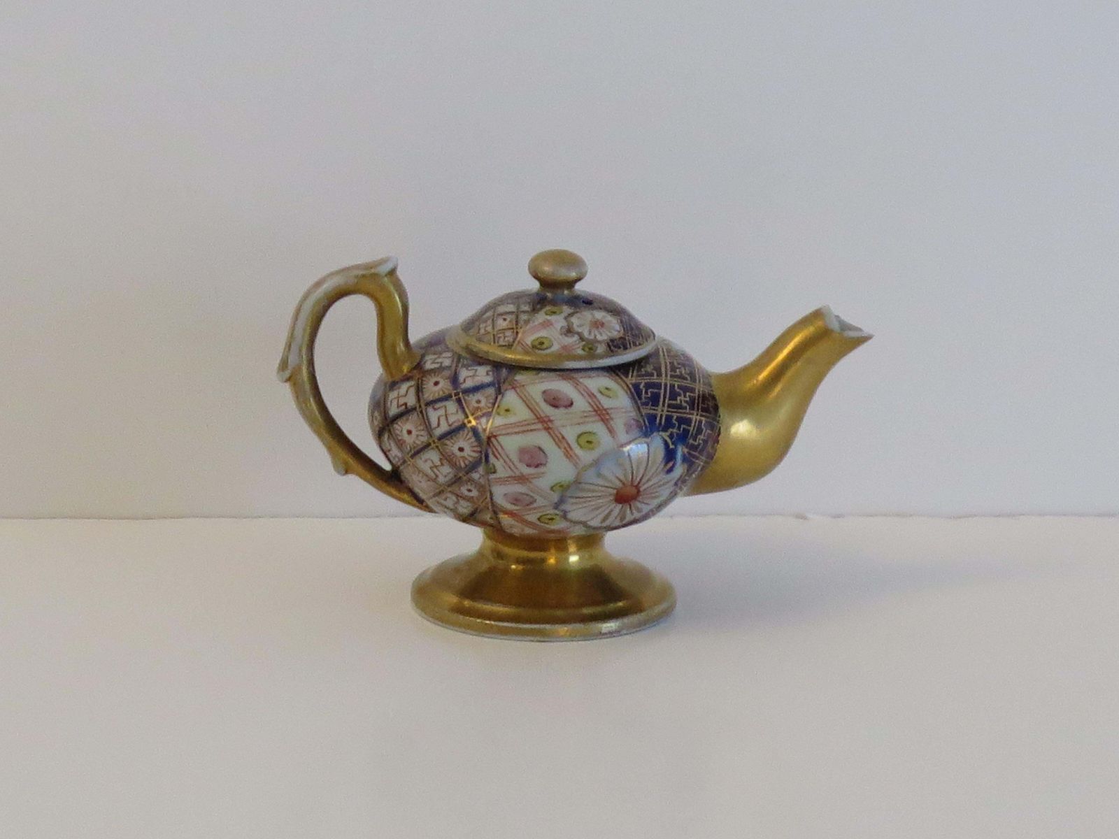 photo furniture Rare Mason's Ironstone Miniature Teapot In Plaid Japan Rare Pattern, Circa 1820