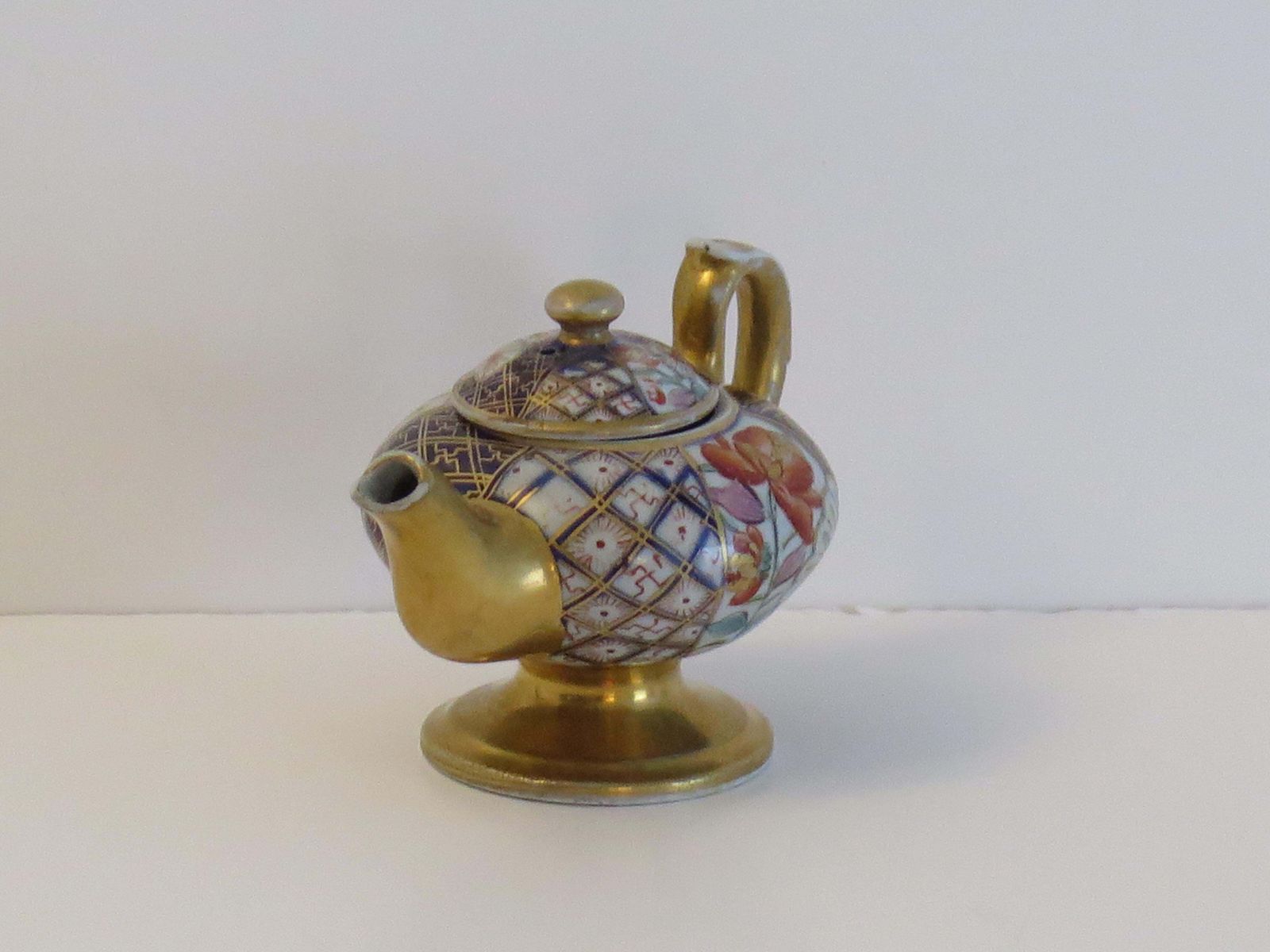photo vinterior Rare Mason's Ironstone Miniature Teapot In Plaid Japan Rare Pattern, Circa 1820