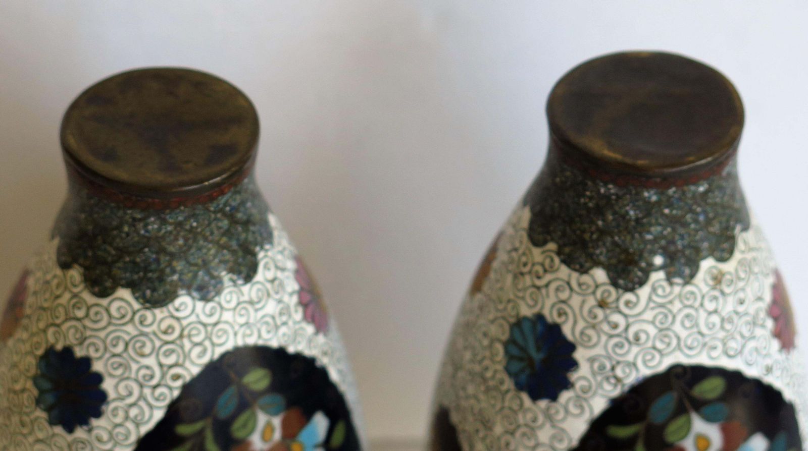 photo vinterior Japanese Cloisonné Vases Butterflies & Flowers, 19th Century Meiji Period, Pair