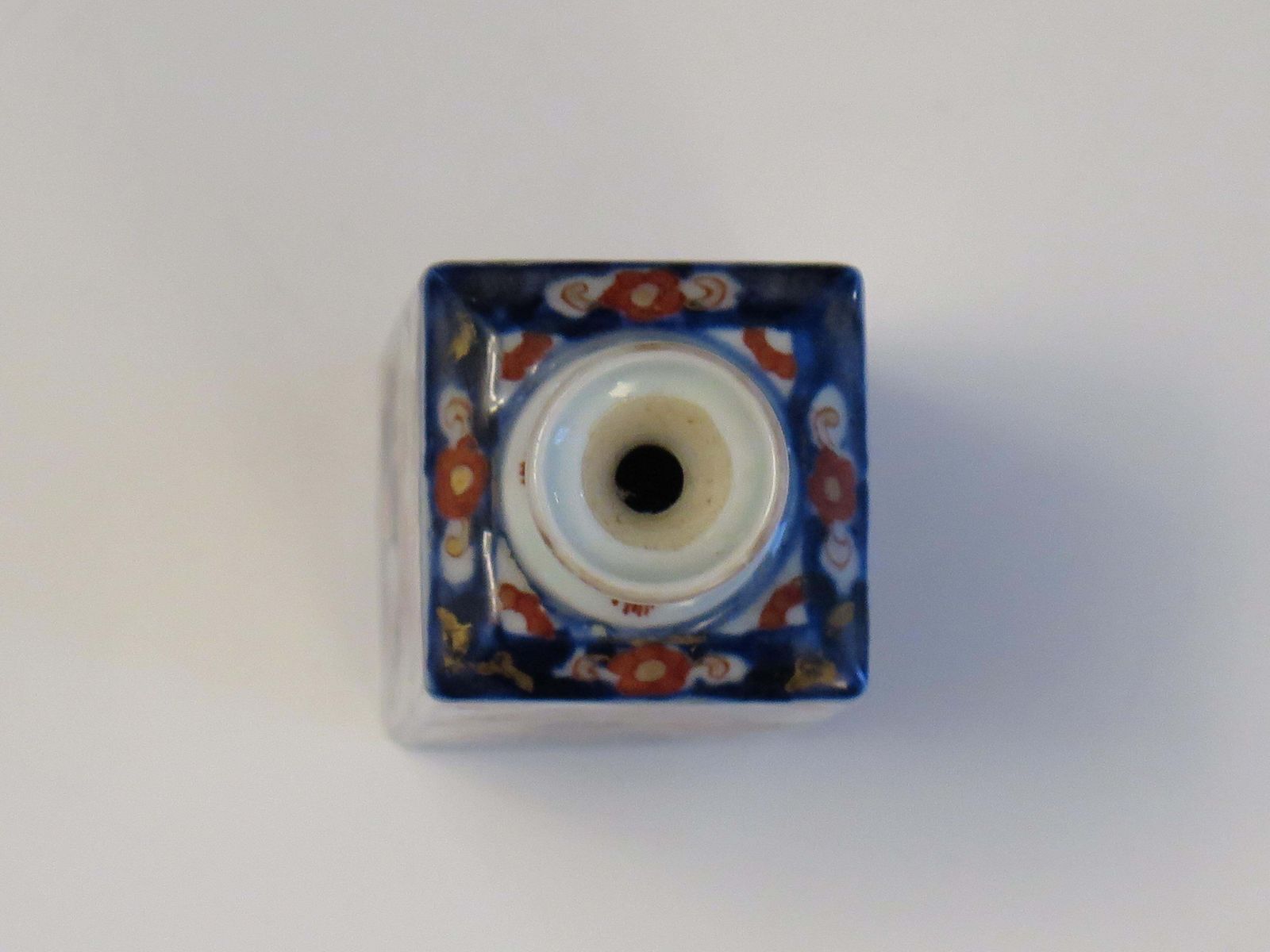 Home Decor 18thc. Chinese Export Porcelain Bottle Vase Hand Painted Imari, Qing Ca 1740 photo
