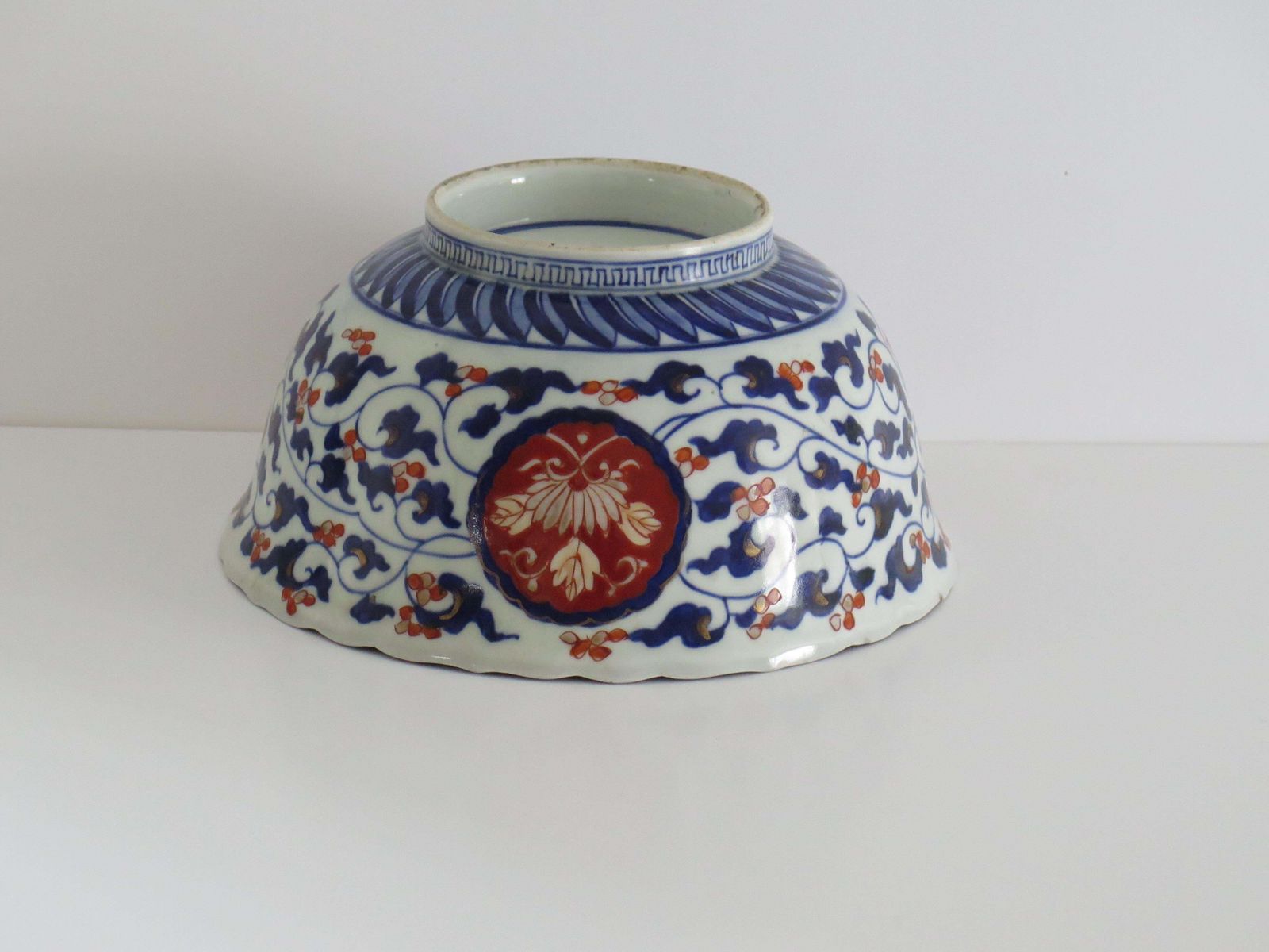 photo vinterior Japanese Porcelain Bowl Hand Painted Vines, Flowers & Dragons, Meiji Ca 1860