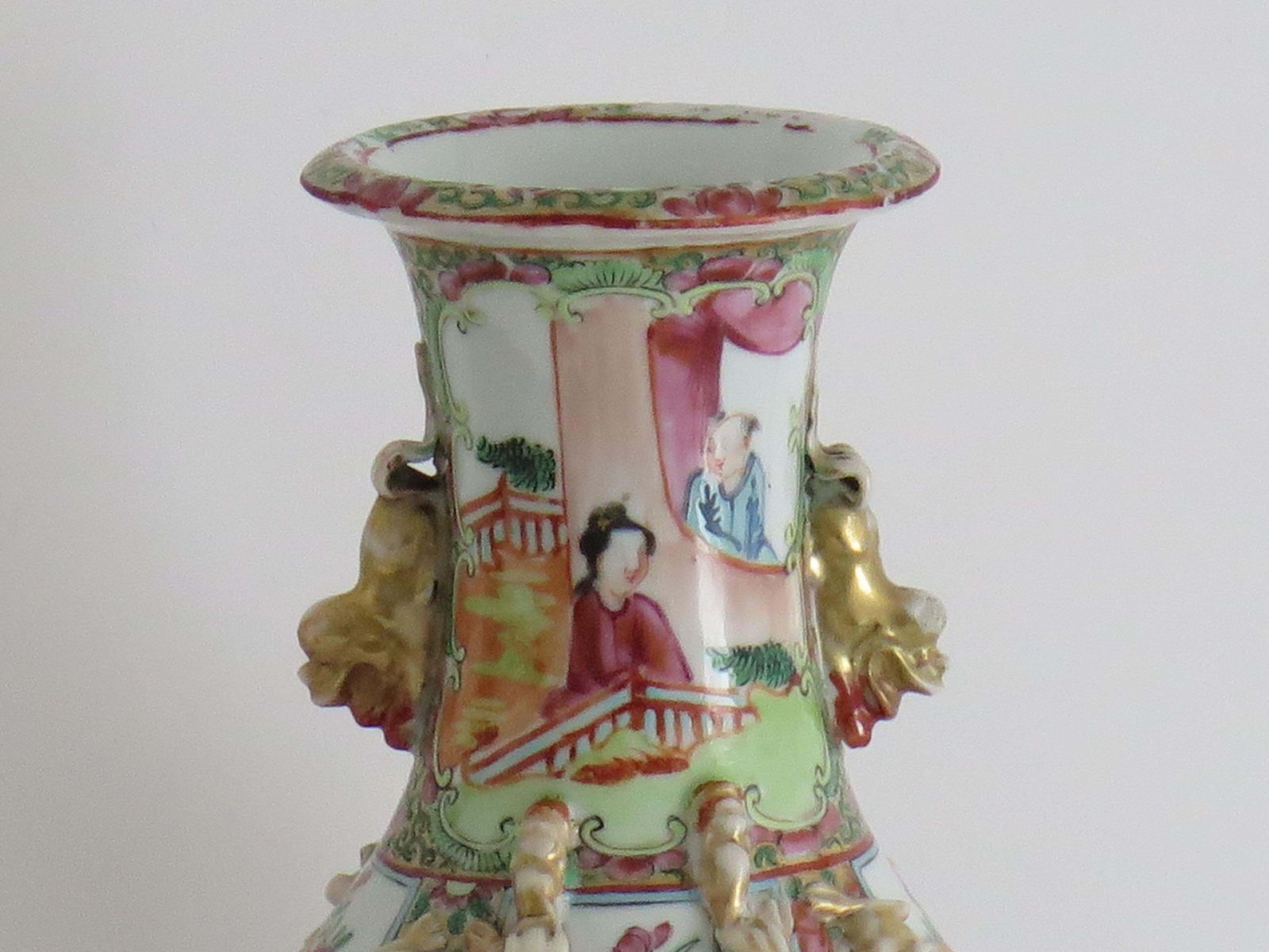 photo for sale Antique Chinese Export Vase Canton Rose Medallion Porcelain, Qing Circa 1840