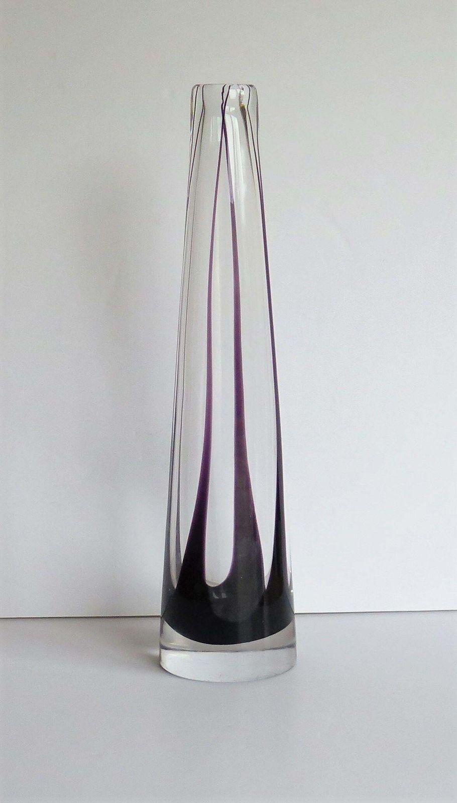 photo vinterior Tall Glass Sommerso Vase By Vicke Lindstrand For Kosta Glass, Sweden Circa 1960