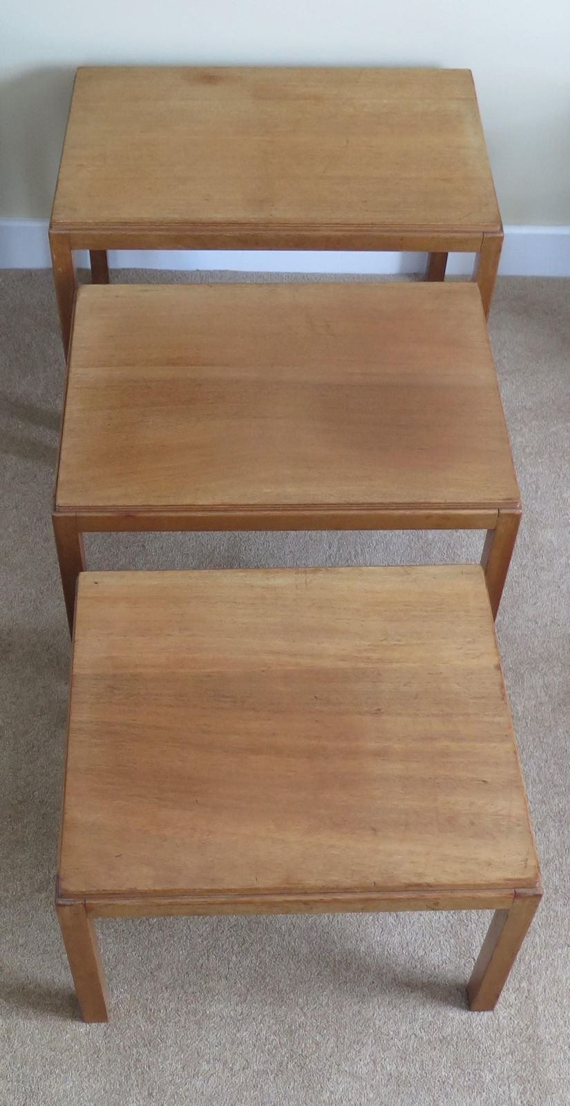 Gordon Russell Nest Of Three Tables In Walnut, Cotswold School England Ca 1950 photo vinterior
