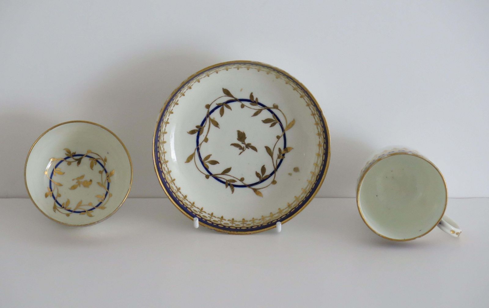 18th C Worcester Porcelain Trio Of Coffee Cup Tea Bowl And Saucer, Circa 1780 photo vinterior