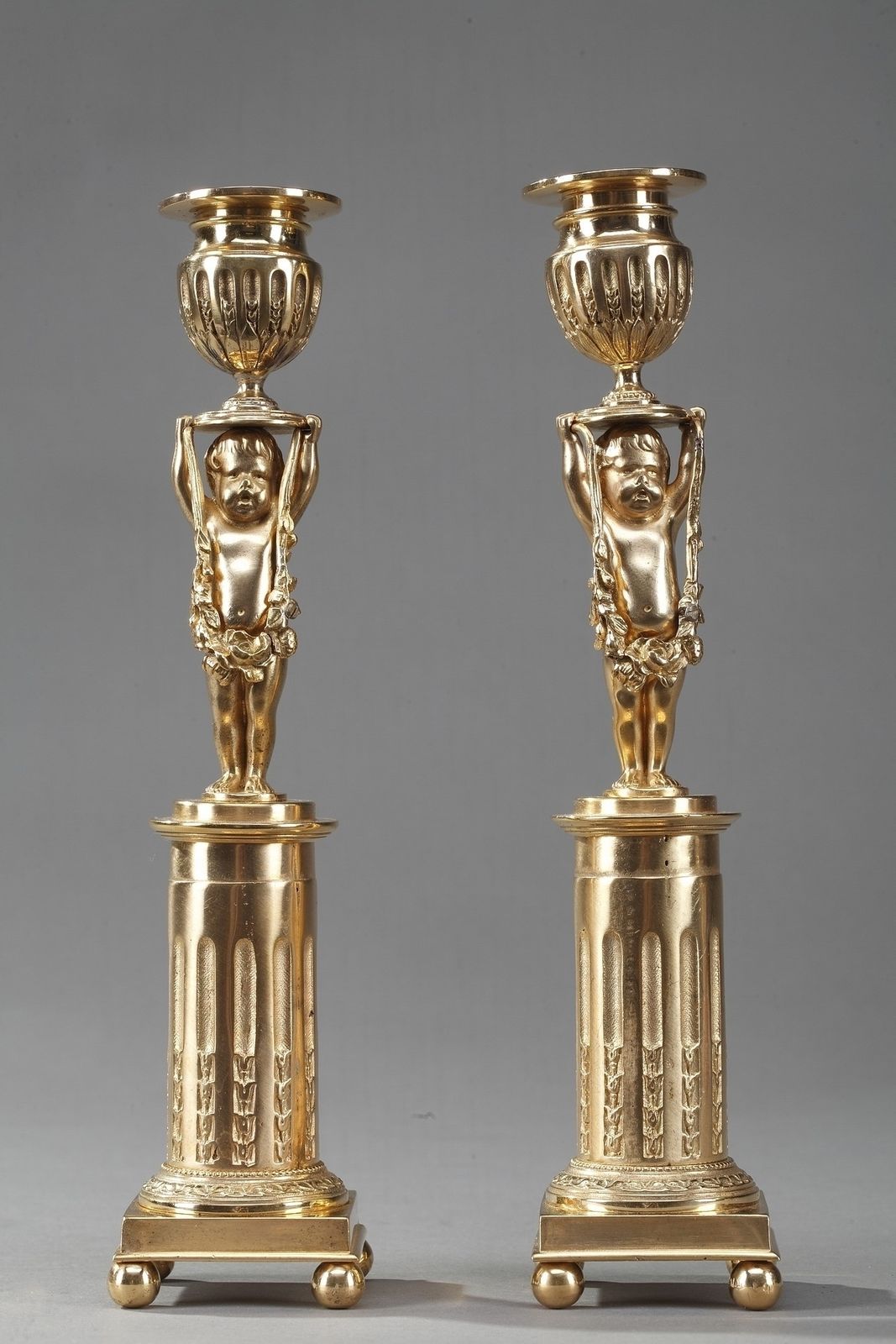 Bougeoirs d'époque en bronze doré ormolu avec putti, XIXe siècle photo furniture
