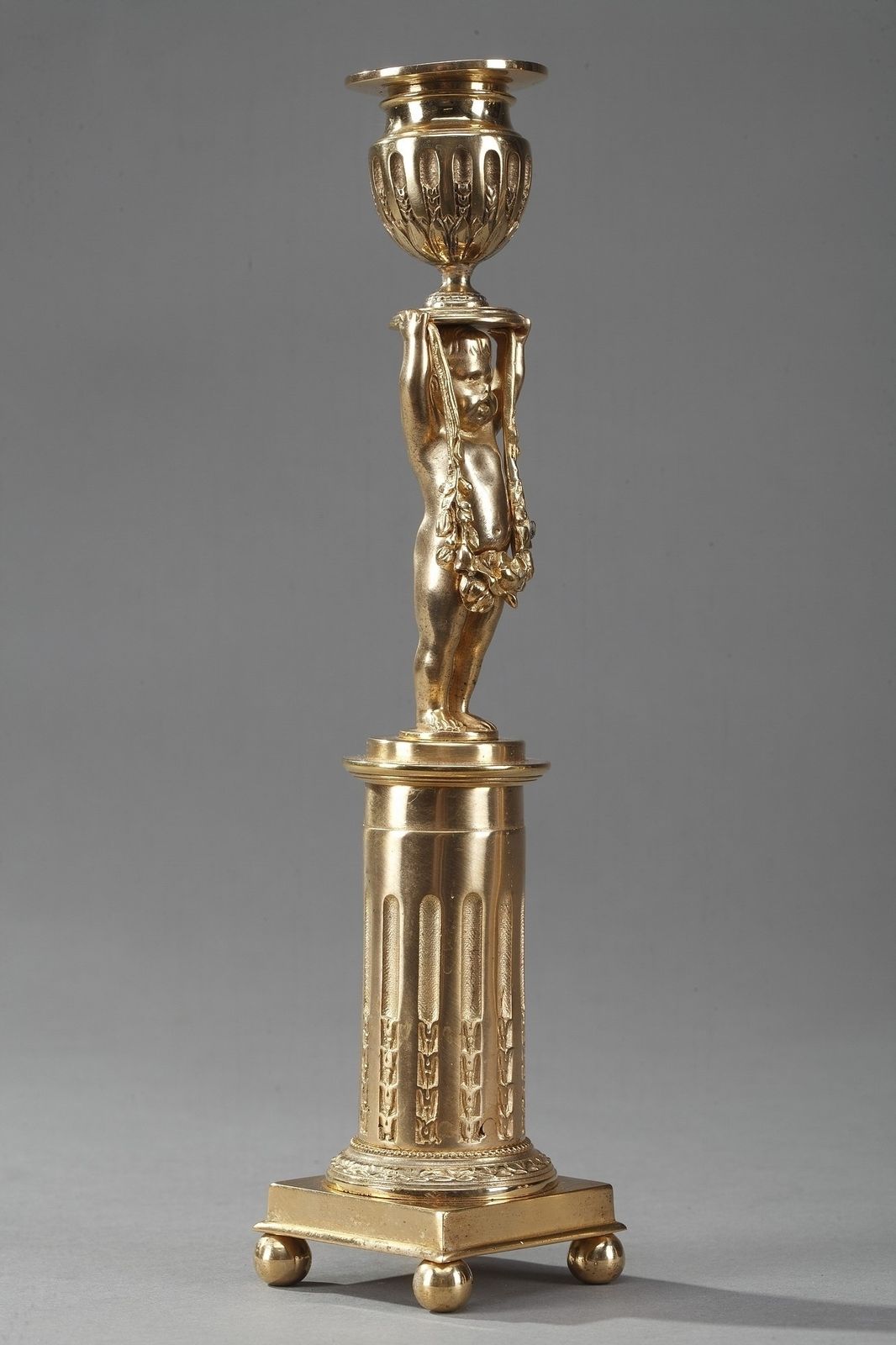 Bougeoirs d'époque en bronze doré ormolu avec putti, XIXe siècle photo Décoration