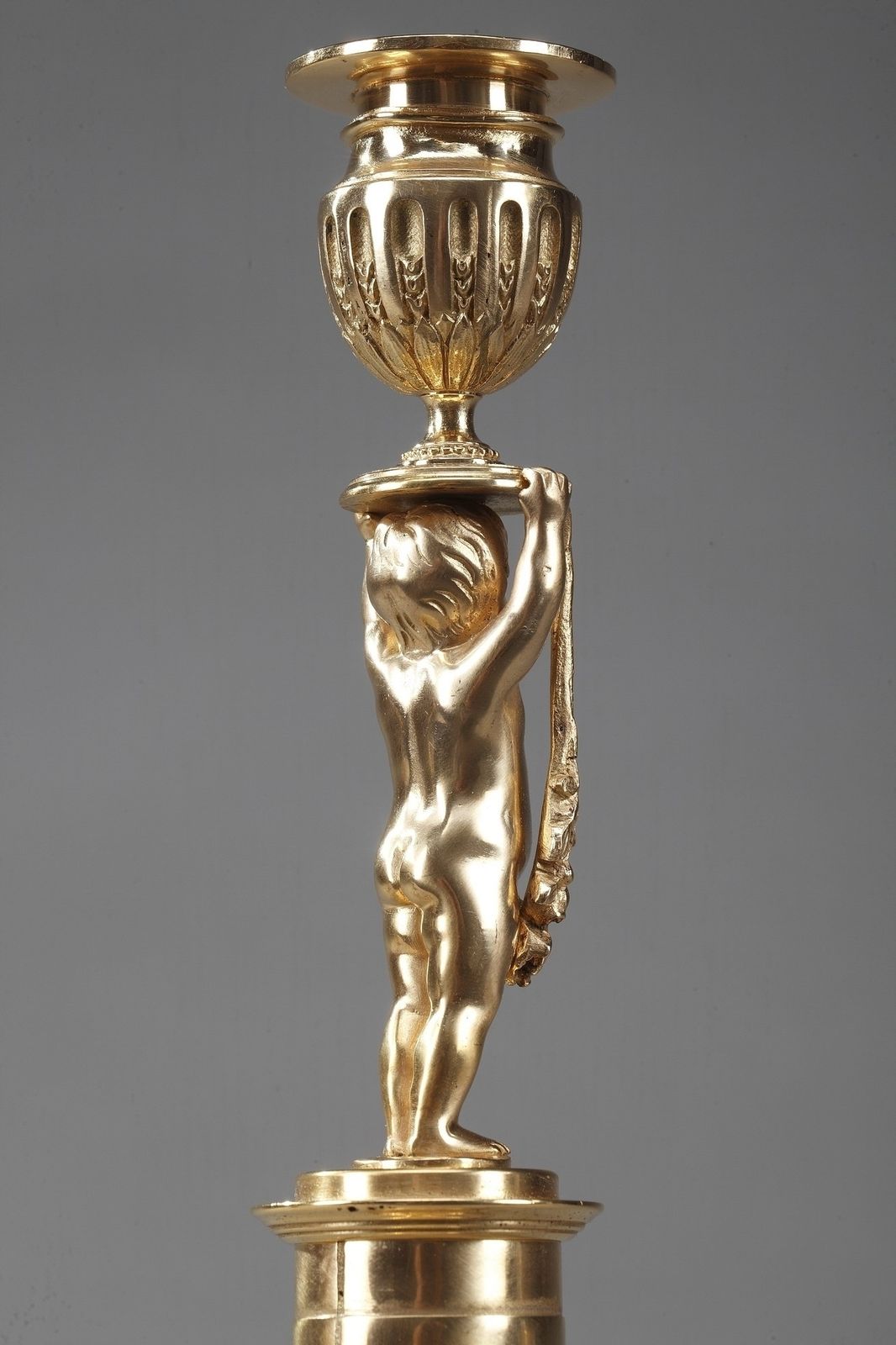 photo furniture Bougeoirs d'époque en bronze doré ormolu avec putti, XIXe siècle