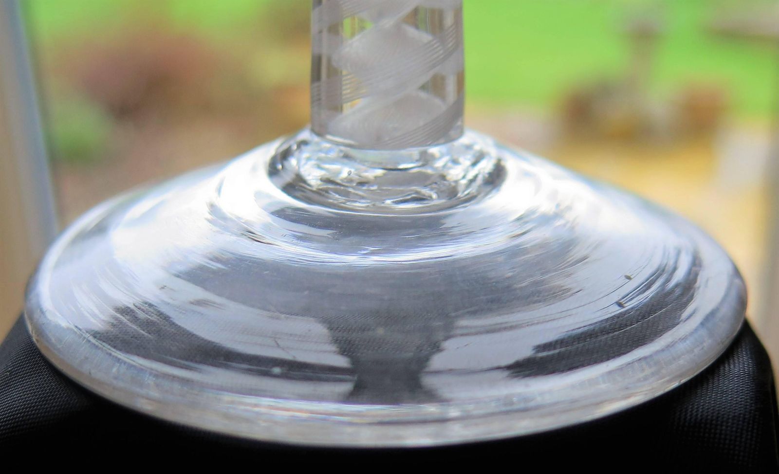 photo vintage Mid 18th Century Cordial Wine Glass Hand Blown Cotton Twist Stem, English C 1765