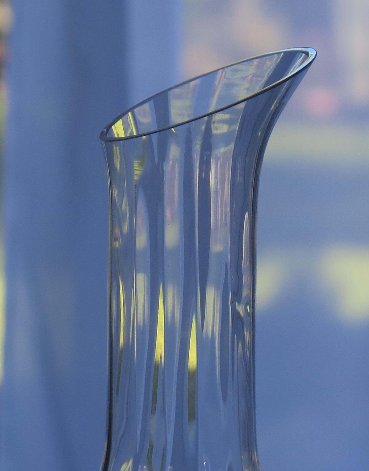 Lead Crystal Glass Carafe Or Decanter With Etched Grape Vine, Mid 20th Century photo vintage