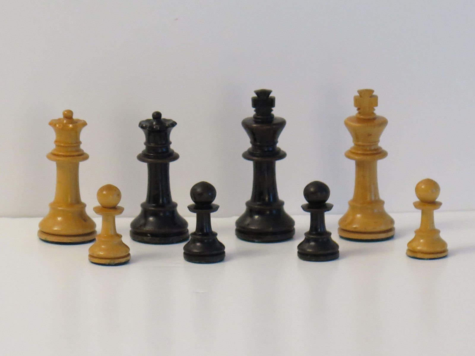 photo furniture Staunton Fierce Knight Weighted Club Chess Set 8.5cm Kings Jointed Box, 19th C
