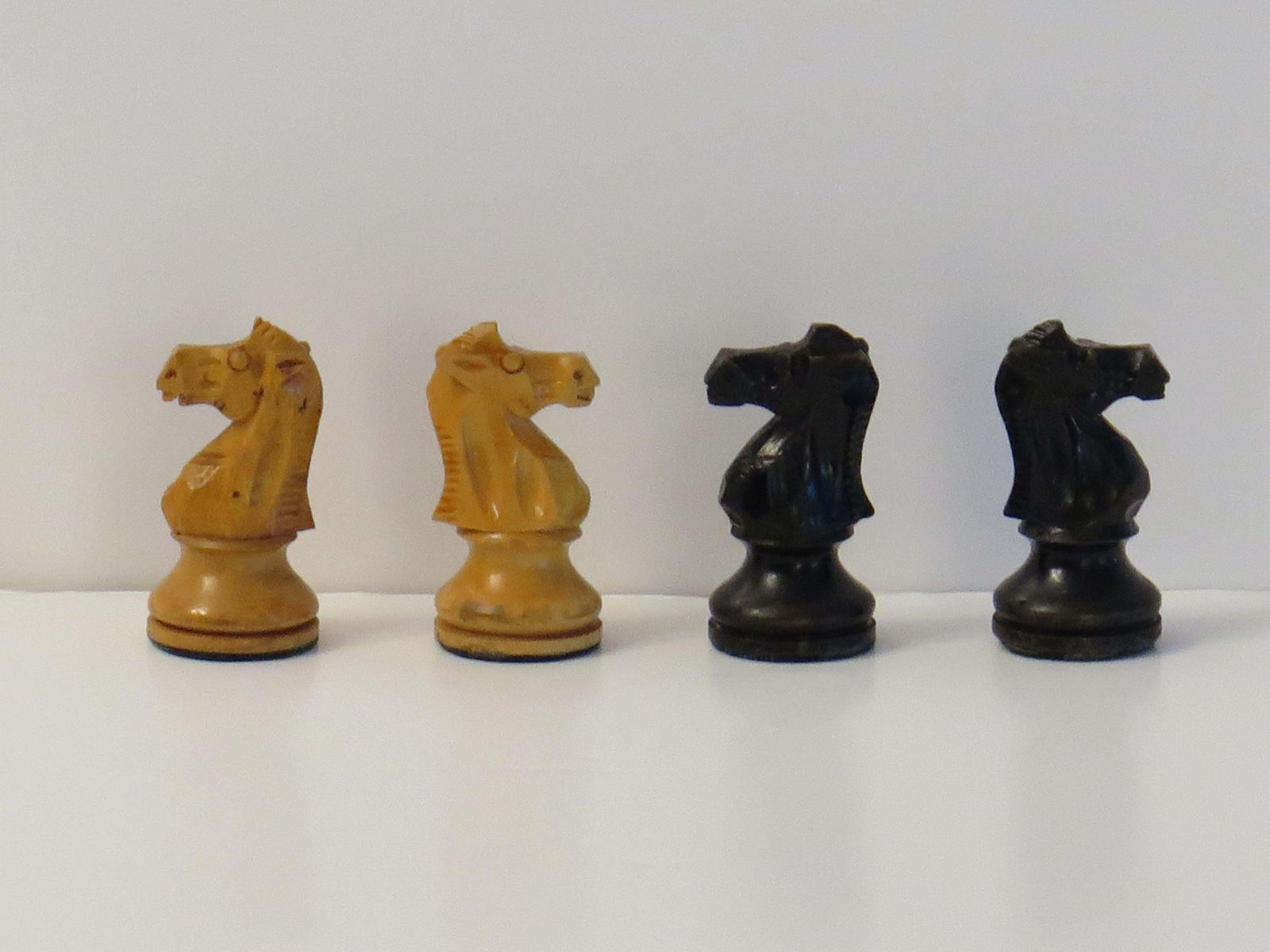 Home Decor Staunton Fierce Knight Weighted Club Chess Set 8.5cm Kings Jointed Box, 19th C photo