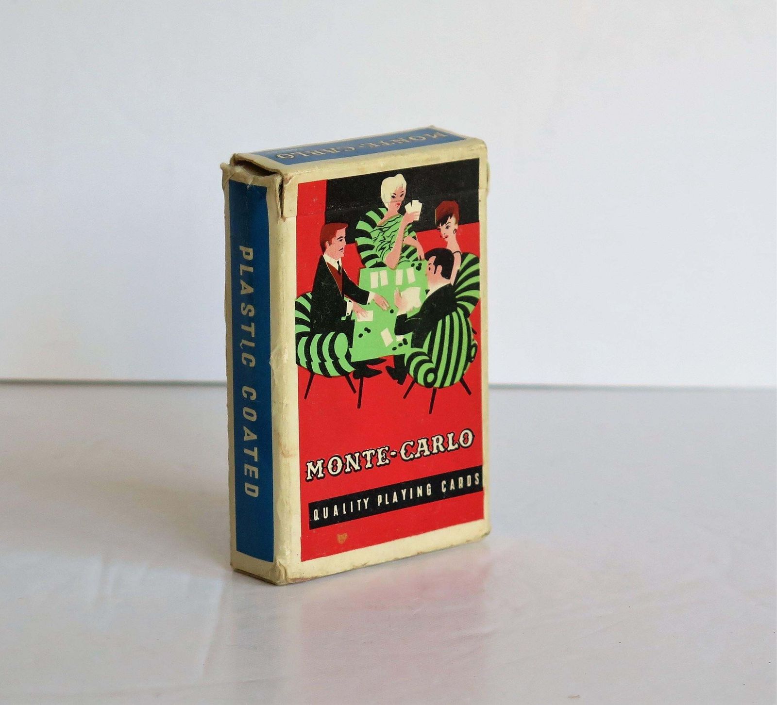 photo vintage Complete Handmade Game Box With Dominoes, Six Dice & Playing Cards, Circa 1940s