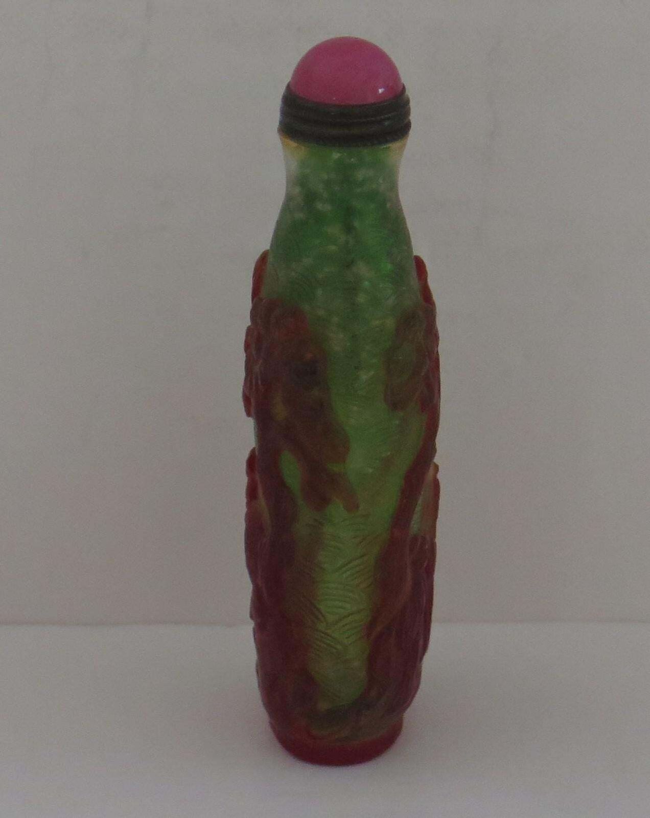 Chinese Export Snuff Bottle In Overlay Cameo Glass Finely Carved, Circa 1920s photo vinterior