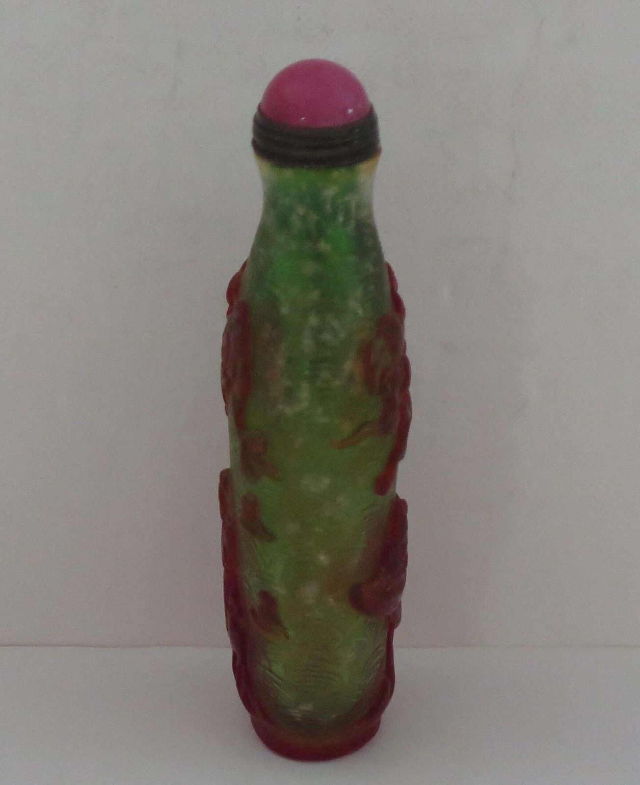 Chinese Export Snuff Bottle In Overlay Cameo Glass Finely Carved, Circa 1920s photo vintage