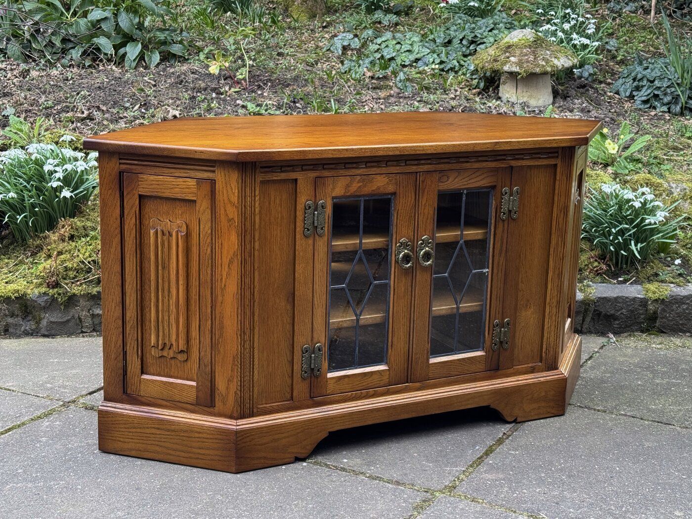 A Wood Brothers Old Charm Carved Light Oak Corner Tv Cabinet / Media Stand / Unit photo furniture