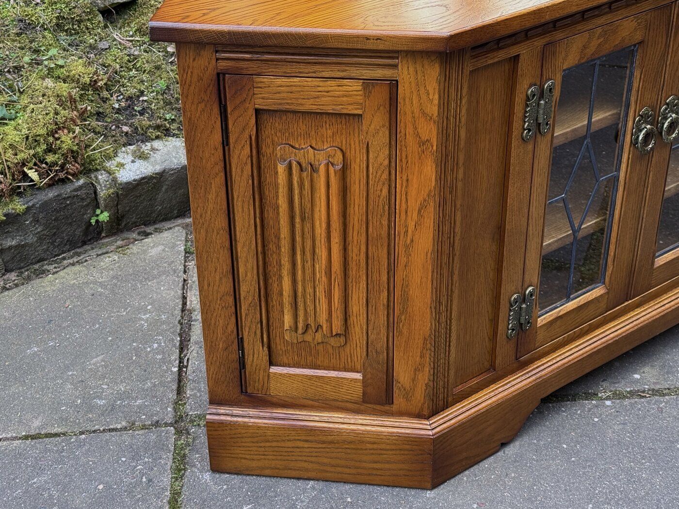 A Wood Brothers Old Charm Carved Light Oak Corner Tv Cabinet / Media Stand / Unit photo buy