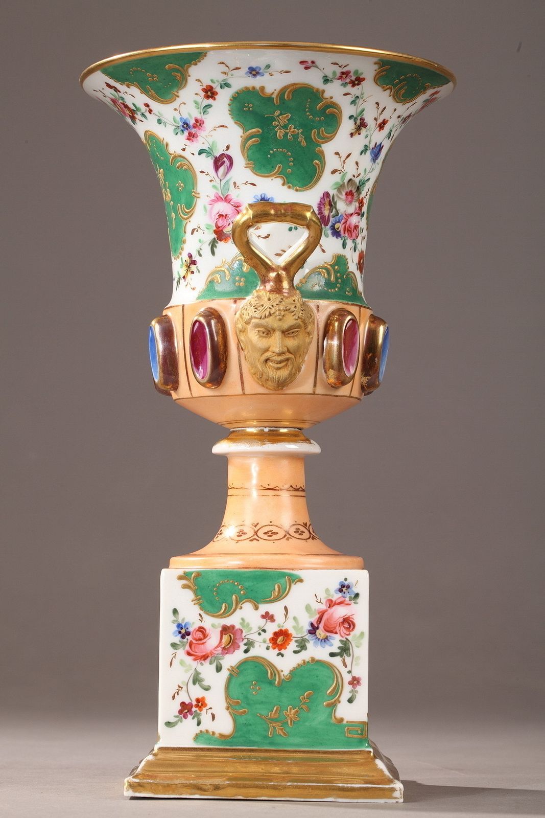 photo furniture Paire de vases Médicis en porcelaine, période Louis-Philippe