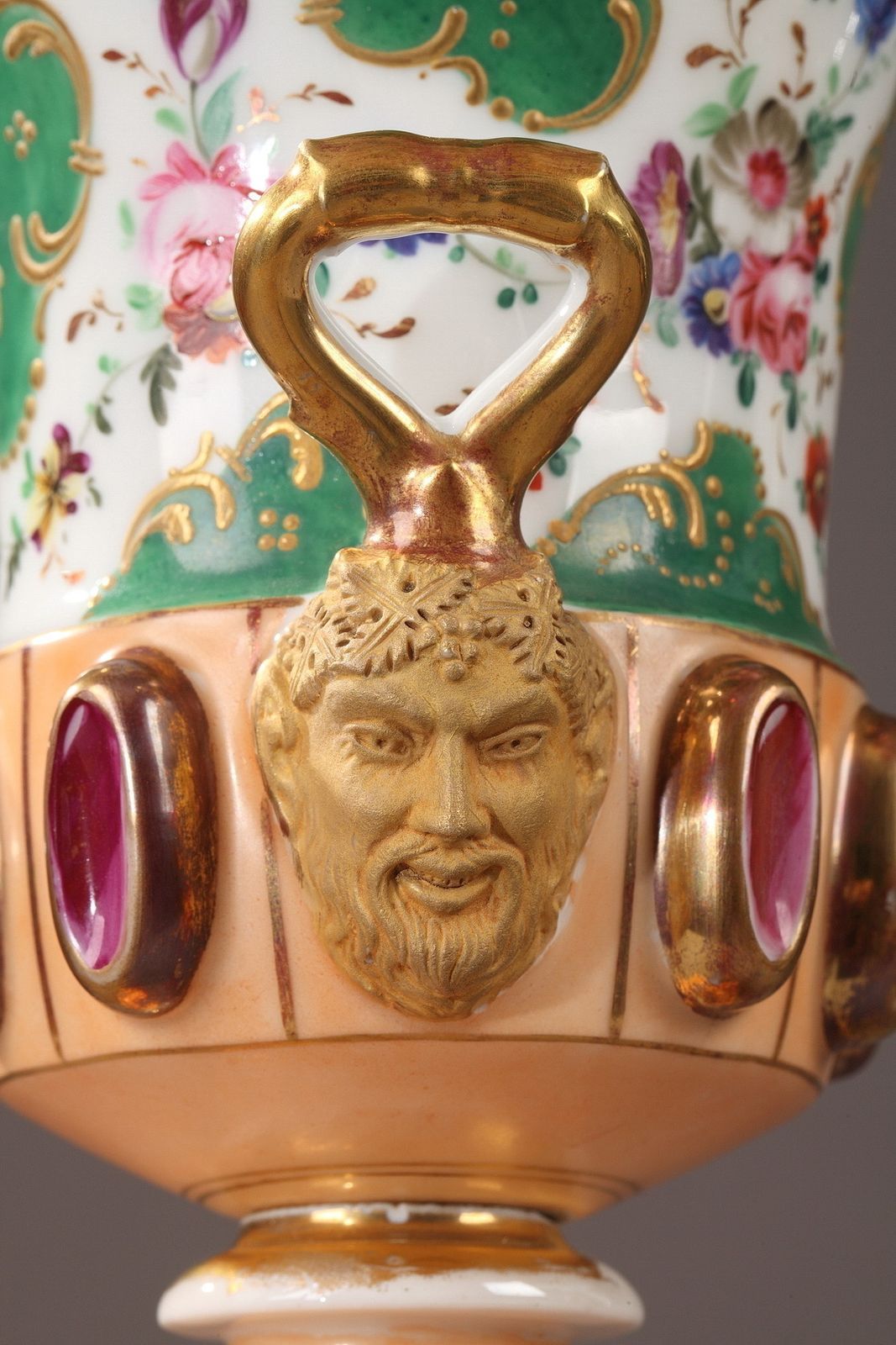 Décoration Paire de vases Médicis en porcelaine, période Louis-Philippe photo