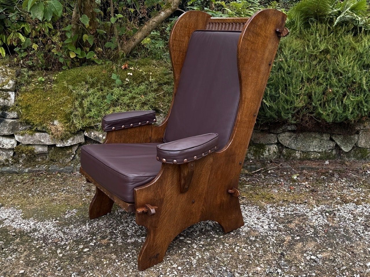 photo vinterior A Nigel Rupert Griffiths Monastic Carved Oak Leather Fireside Chair / Armchair
