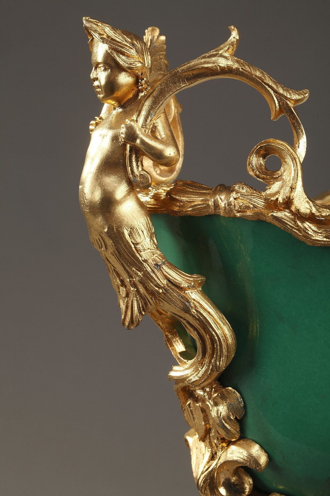 Jardinière en porcelaine à fond vert montée en bronze doré, Napoléon III photo buy