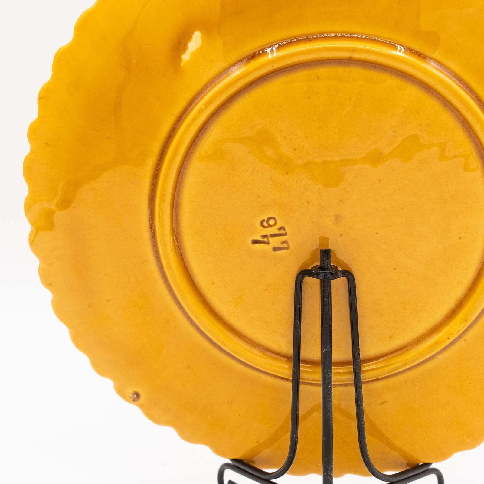 Antique Art Nouveau Yellow Majolica "Marguerite" Plate   Smf Schramberg   1920s photo Home Decor