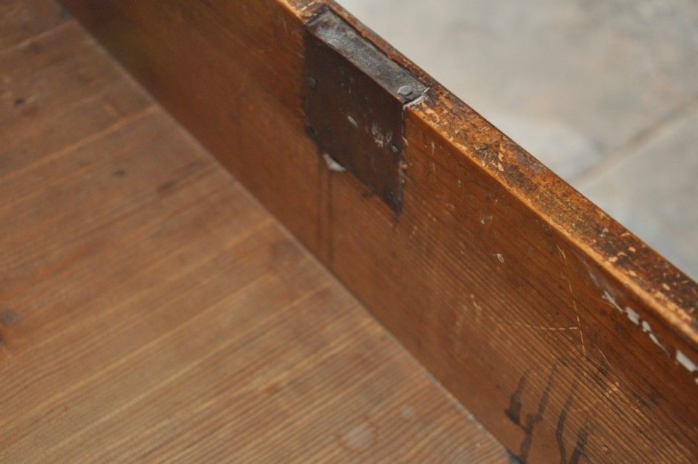 17th Century Walnut Chest Of Drawers photo vinterior